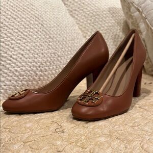 Tory Burch Brown Leather Heels with Decorative Toe